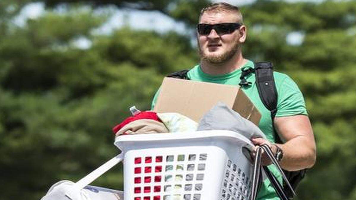 
Chiefs offensive linesman Eric Kush brought his belongings to Scanlon Hall on Wednesday at the Chiefs training camp at Missouri Western State University in St. Joseph, Mo.
