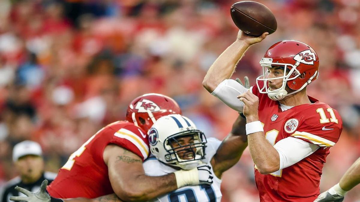 
Chiefs quarterback Alex Smith finished 16 for 18 passing with two touchdowns in a little more than a quarter Friday against Tennessee.
