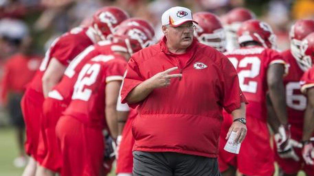 
Kansas City Chiefs head coach Andy Reid motioned to the sidelines on Friday morning during Kansas City Chiefs summer training camp practice at Missouri Western State University in St. Joseph, Mo.
