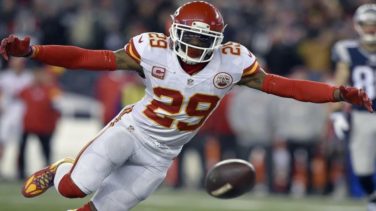 Coming back from fighting Hodkin lymphoma, Chiefs safety Eric Berry finished the season with 61 tackles, 10 pass deflections and two interceptions in 16 games, including 15 starts. For that, the Pro Football Writers of America named him 2015 comeback player of the year.
