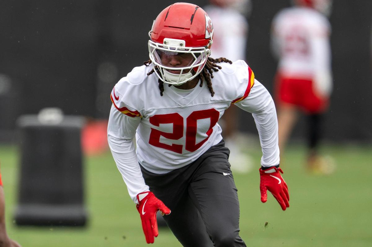 Kansas City Chiefs defensive back Nohl Williams (20) runs through drills during practice at the Chiefs’ training facility Thursday, May 29, 2025, in Kansas City.