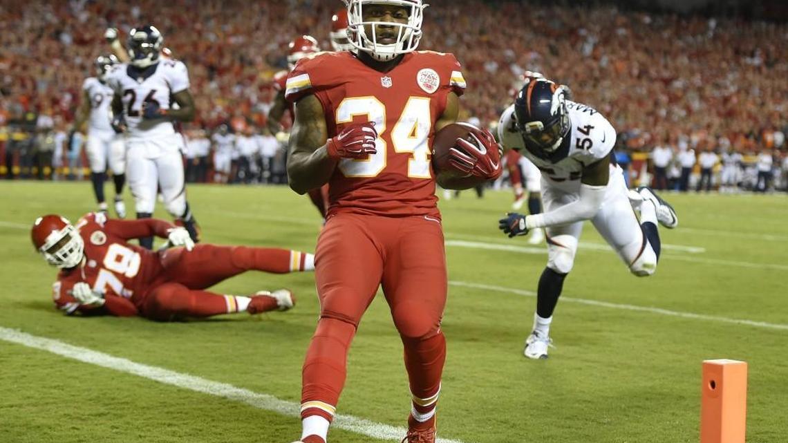 
Chiefs running back Knile Davis scored in the fourth quarter against the Broncos last month at Arrowhead Stadium.
