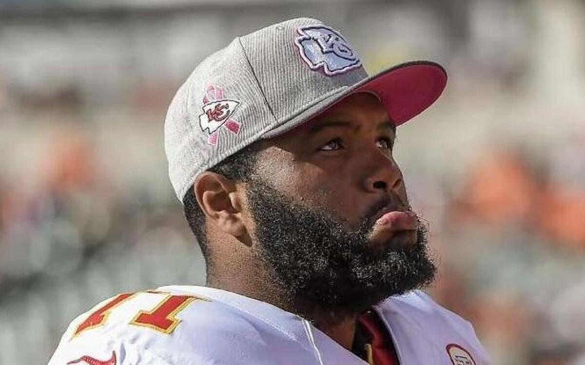 
Kansas City Chiefs tackle Jeff Allen (71) stood glumly in the final minutes of the 36-21 loss to the Cincinnati Bengals on Sunday, October 4, 2015 at Paul Brown Stadium in Cincinnati, Ohio.
