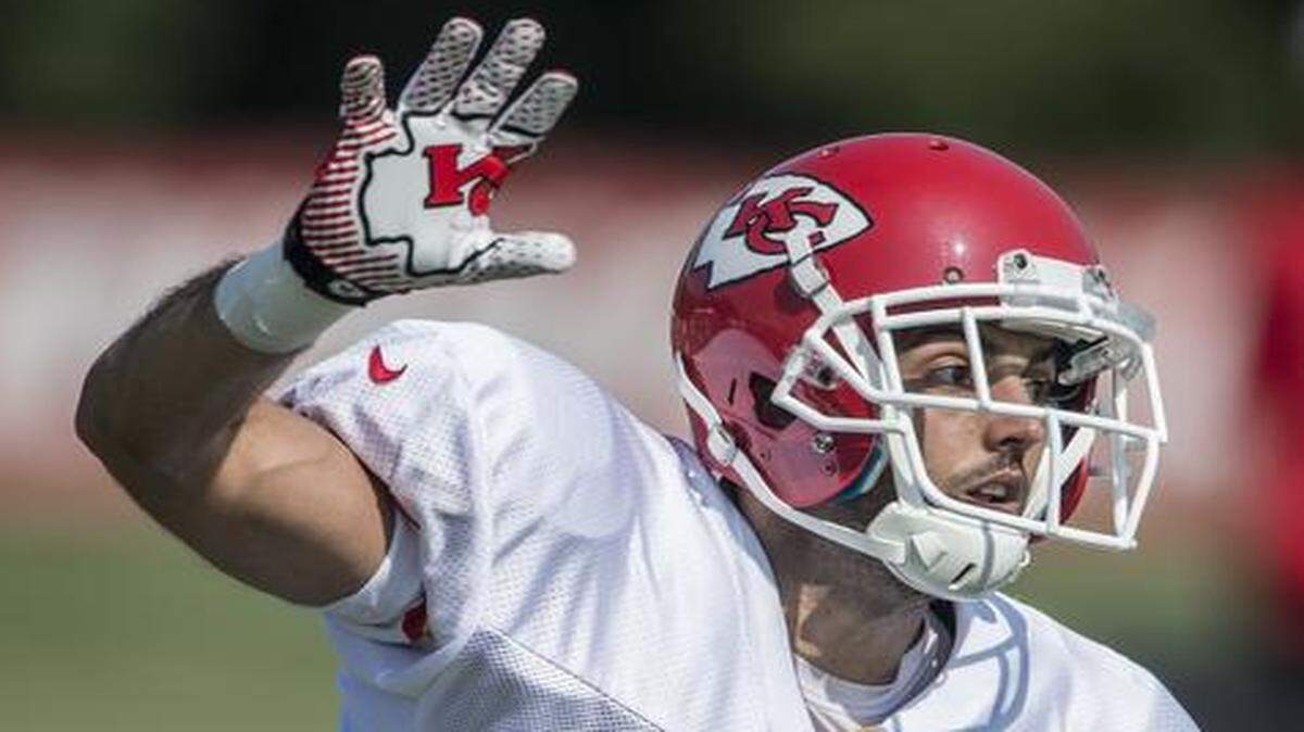 
Safety Steve Gregory, who signed with the Chiefs last week, announced his retirement Saturday.
