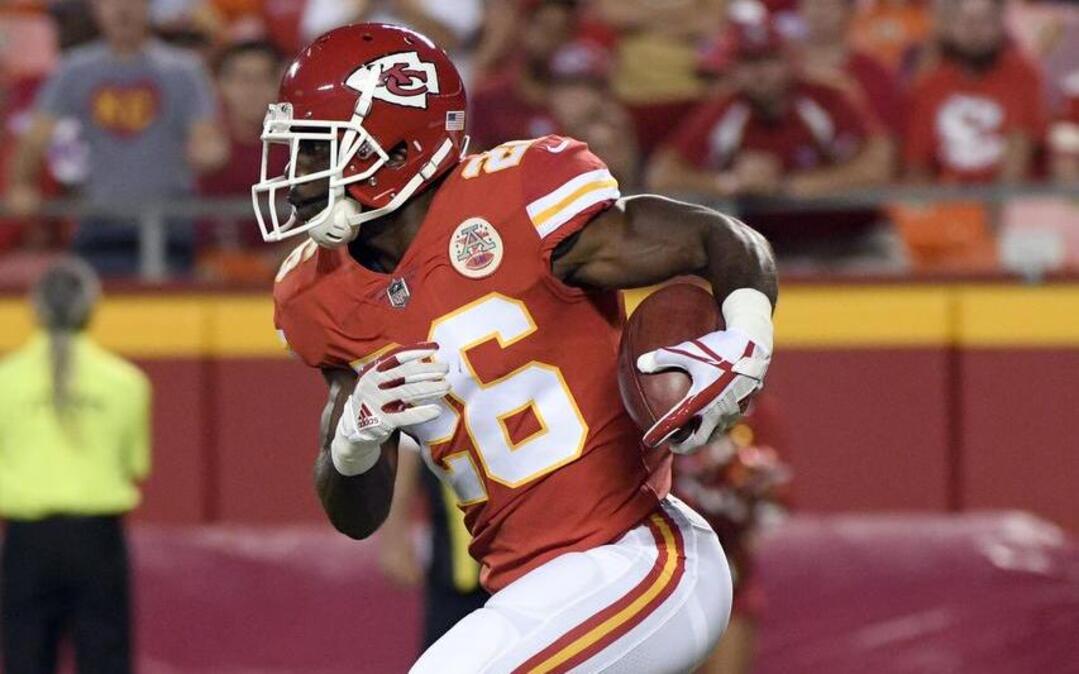Running back C.J. Spiller was re-signed by the Chiefs on Sunday one day after he was cut by the team. Spiller’s release had been a surprise after he had flashed signs of his old, lightning-fast self throughout the preseason.