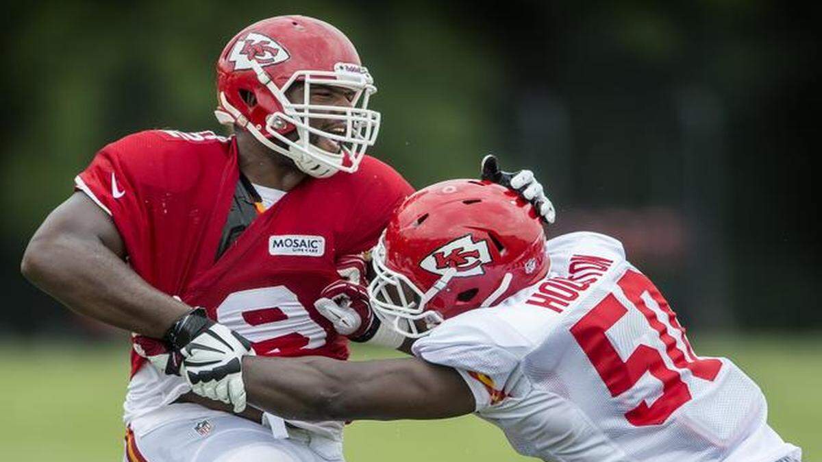 
Kansas City Chiefs offensive linesman Donald Stephenson (79) returned from a four-game suspension this week.
