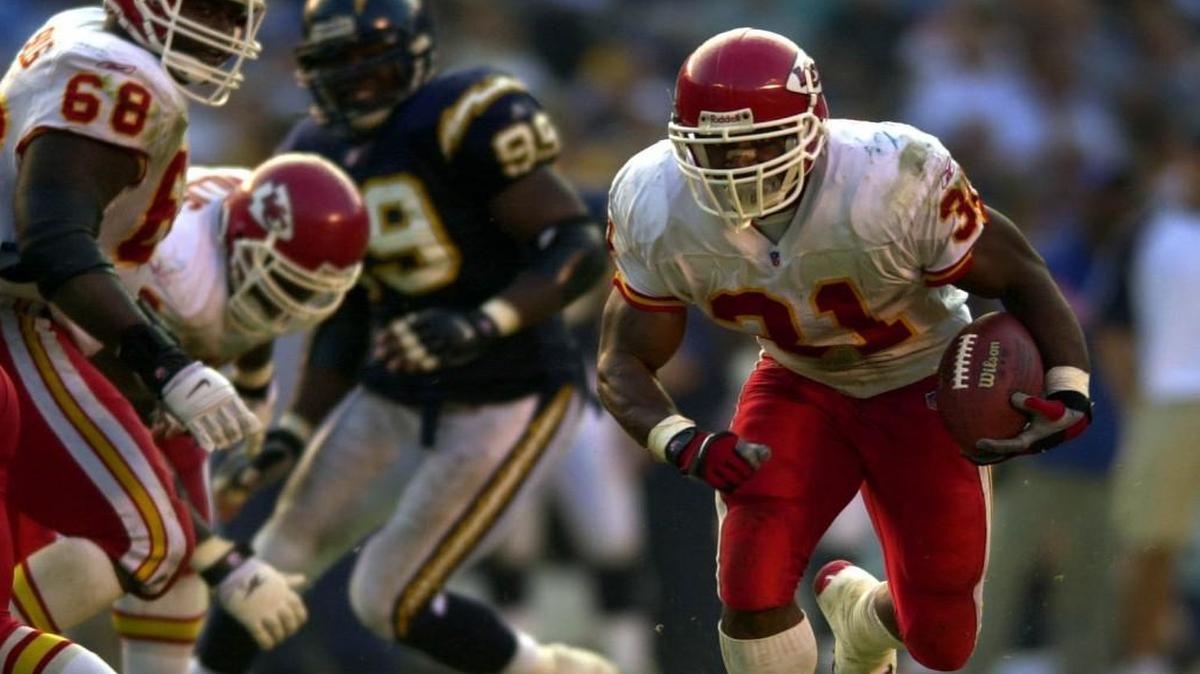 Running back Priest Holmes went for 181 yards as Dick Vermeil and the Chiefs beat the Chargers 25-20 in San Diego on Nov. 4, 2001.