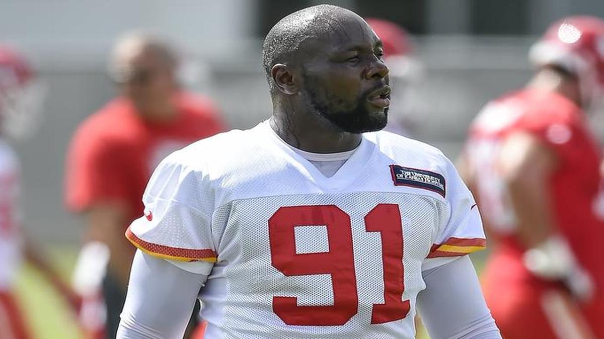 Chiefs outside linebacker Tamba Hali