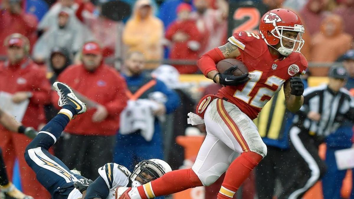 Kansas City Chiefs wide receiver Albert Wilson escaped the last-ditch tackle attempt by San Diego Chargers cornerback Steve Williams on Wilson’s touchdown in the second quarter on Sunday.