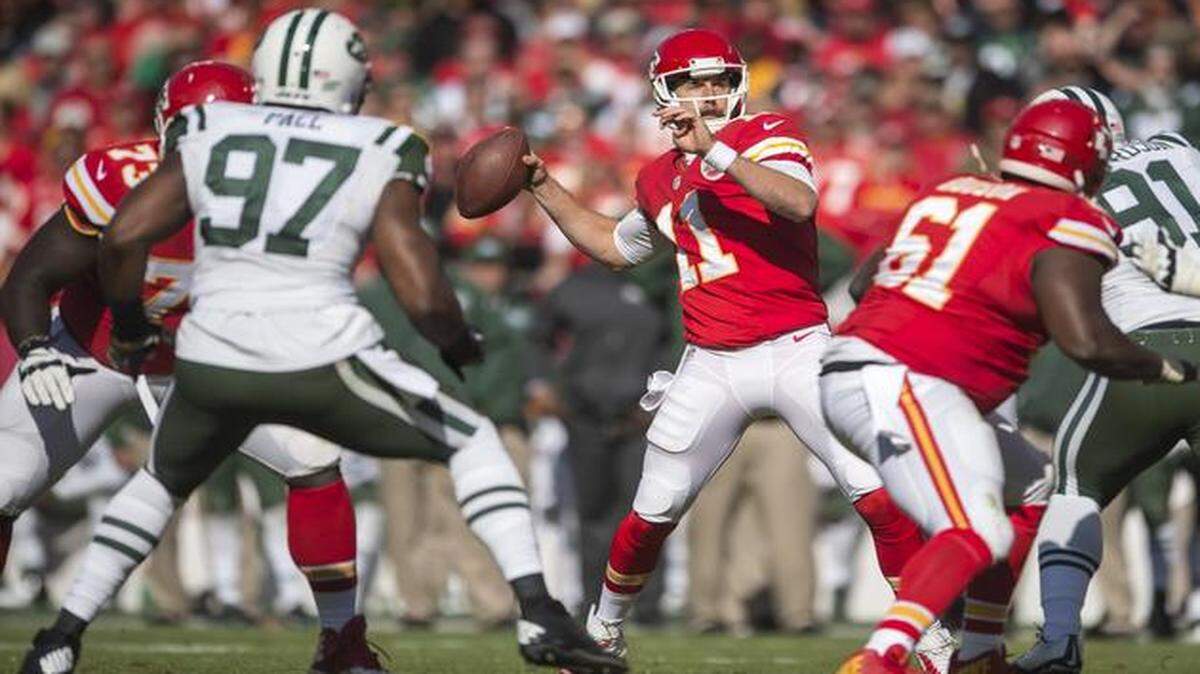 
Kansas City Chiefs quarterback Alex Smith will be playing a game in London next season.
