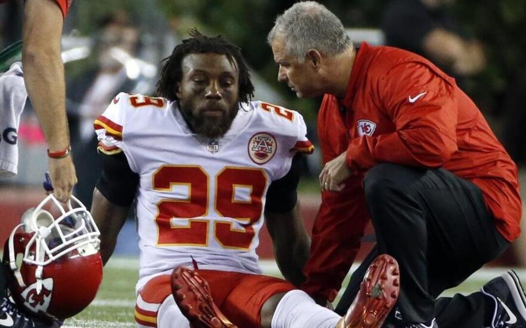 Chiefs safety Eric Berry was injured in Thursday’s victory over the New England Patriots.
