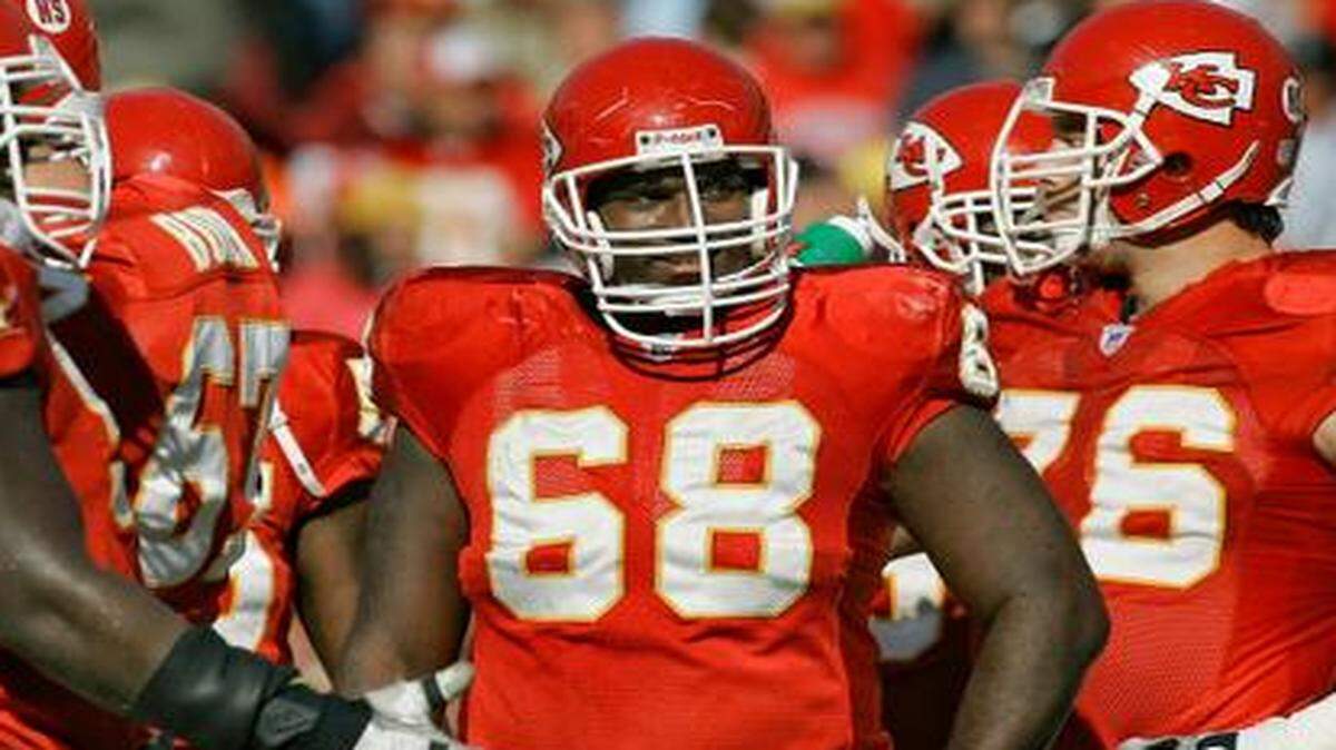 
Guard Will Shields played for the Chiefs during 1993-2006 and was inducted into the team’s Hall of Fame in 2012.


