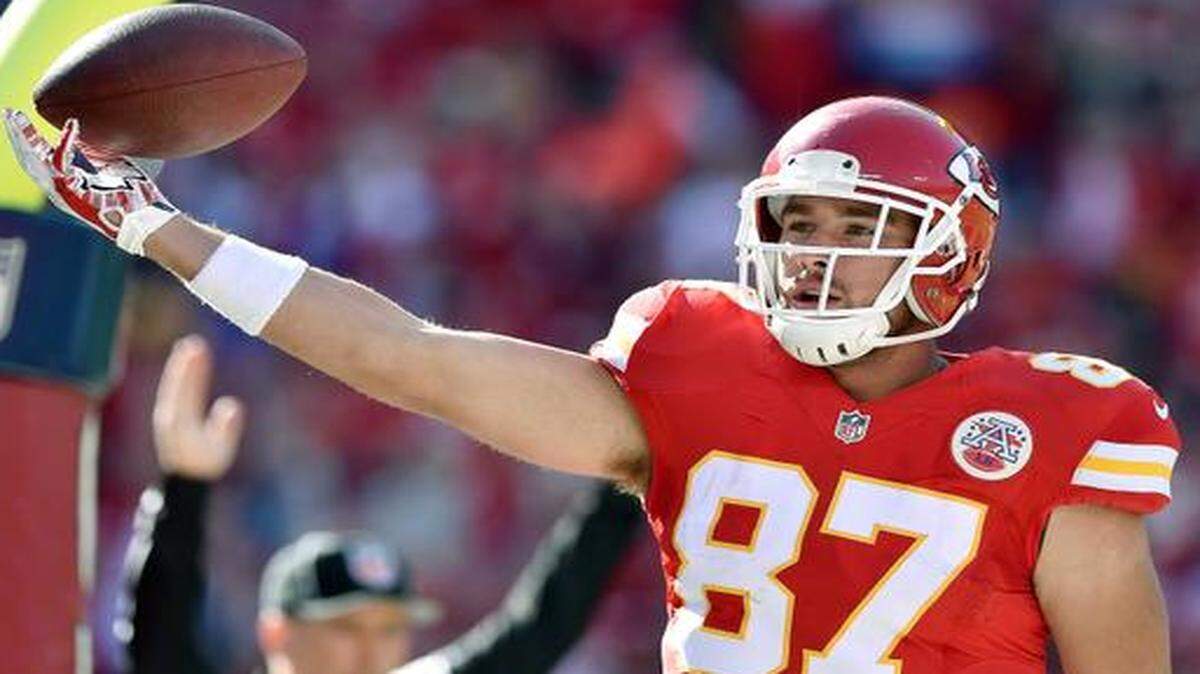 
Tight end Travis Kelce leads the Chiefs in receiving touchdowns with four and is second in catches and yards (438), but he insists he is perfectly fine when coach Andy Reid and quarterback Alex Smith opt to the ball around on Sundays, as they did in Kansas City’s recent 17-13 win over the Buffalo Bills.
