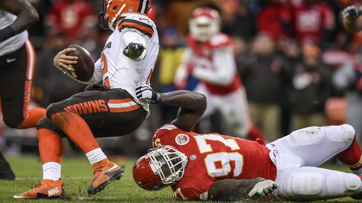 Chiefs defensive lineman Allen Bailey, shown tackling Browns quarterback Johnny Manziel last season, injured his shoulder Sunday.