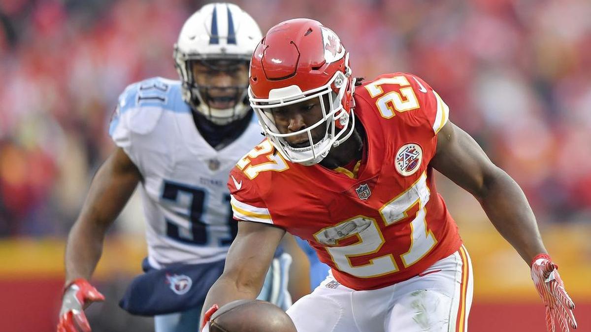 Chiefs running back Kareem Hunt, who led the league in rushing with 1,327 yards, was chosen as rookie of the year by the Pro Football Writers Association.
