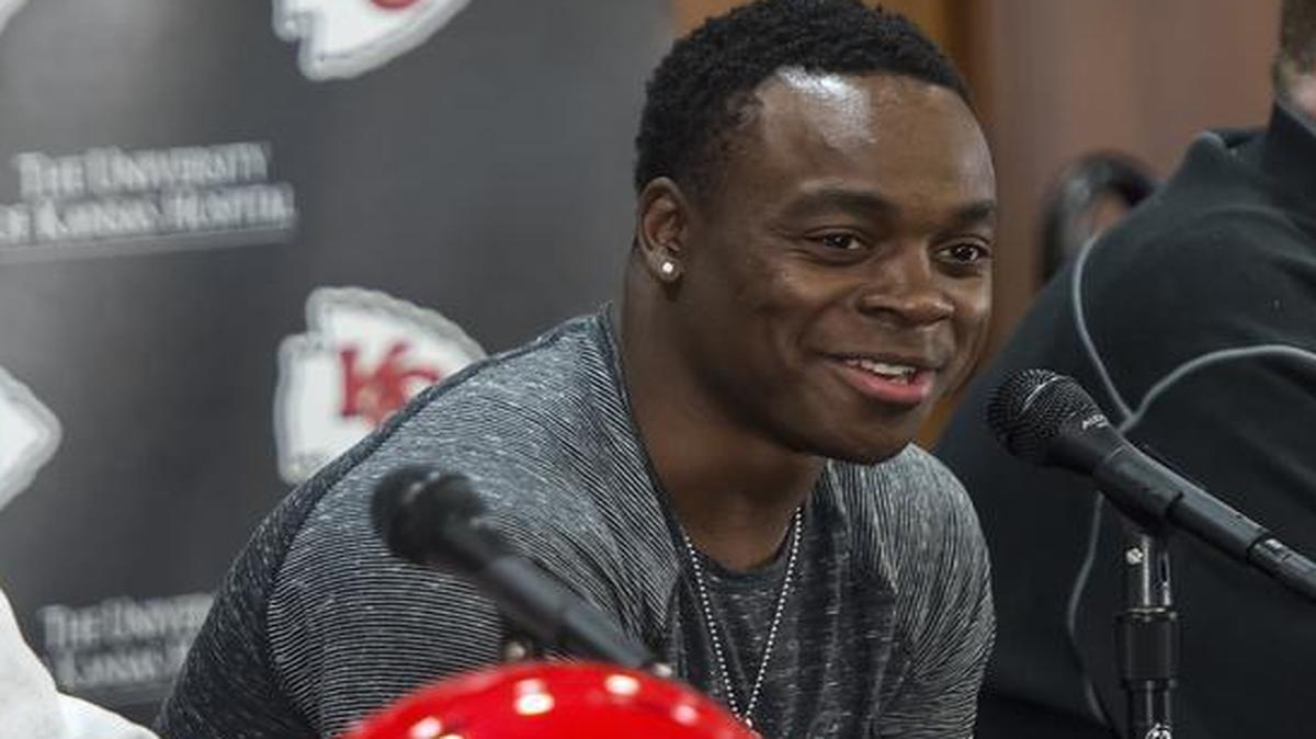 
Kansas City Chiefs wide receiver Jeremy Maclin (center).
