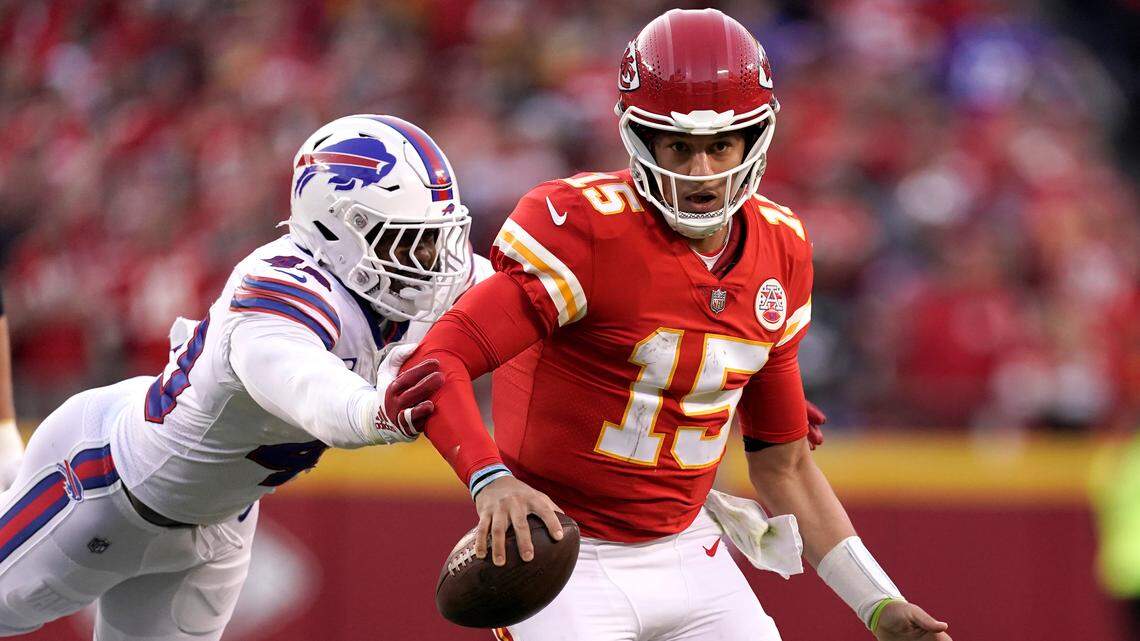 Tailing Mahomes, delaying Kelce: Why this crucial Chiefs 3rd down went awry vs. Bills