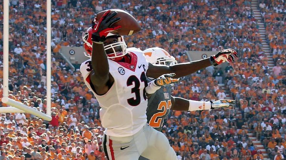 
Chris Conley, a rookie wide receiver from Georgia, reportedly signed his contract with the Chiefs on Wednesday, leaving just two draft picks, cornerbacks Marcus Peters and Steven Nelson, without deals.
