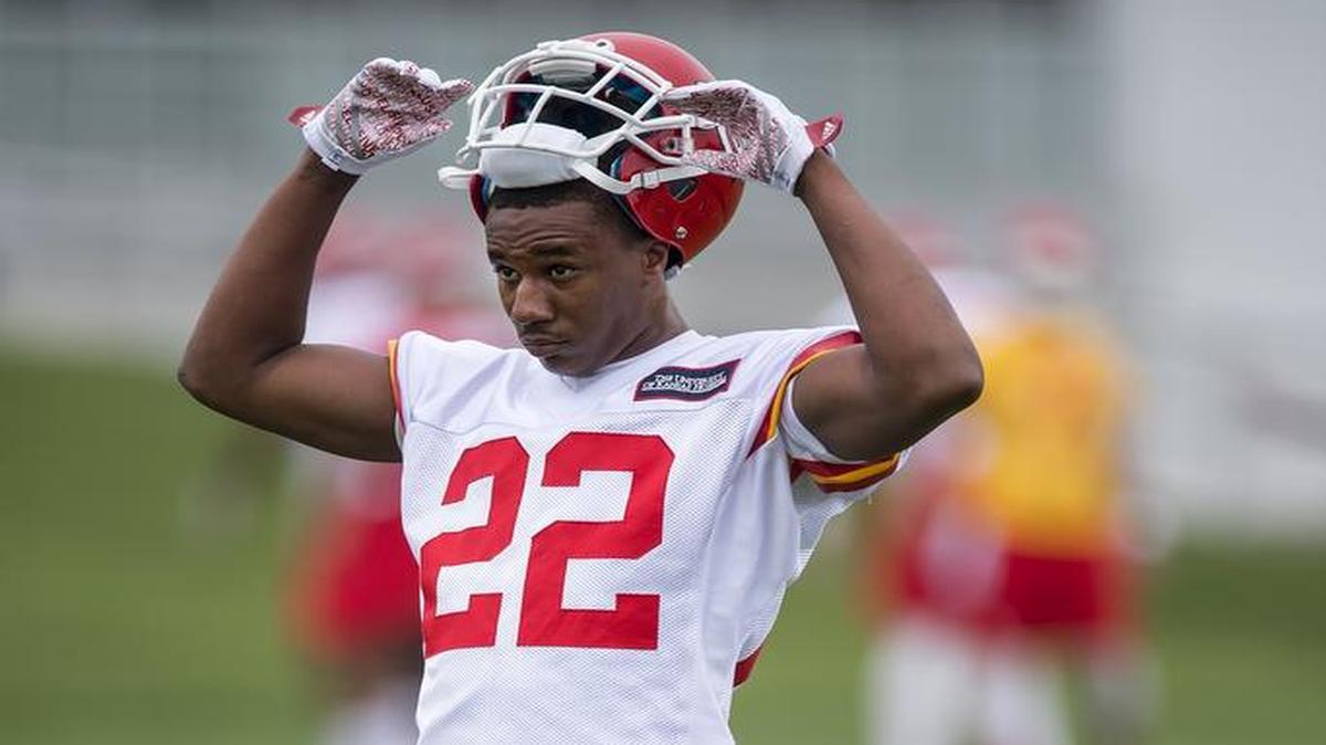 
Kansas City Chiefs cornerback Marcus Peters, the team's first round draft pick in 2015, worked out during the team’s mandatory minicamp Tuesday.
