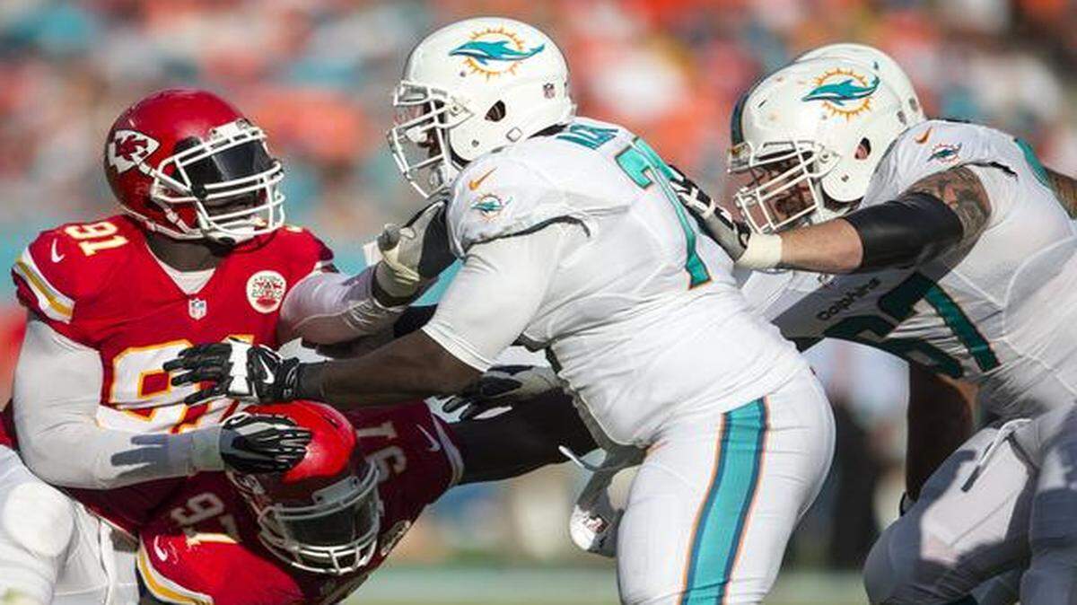 
Former Chiefs left tackle Branden Albert accumulated a Pro Football Focus grade of plus-17.5 in nine games for the Dolphins in 2014 before suffering a season-ending knee injury.


