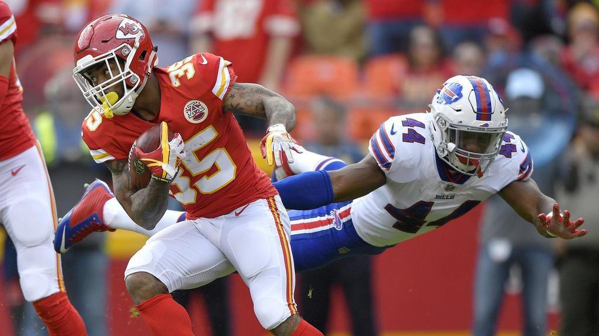 Chiefs running back Charcandrick West (left) will not play against the Jets on Sunday.