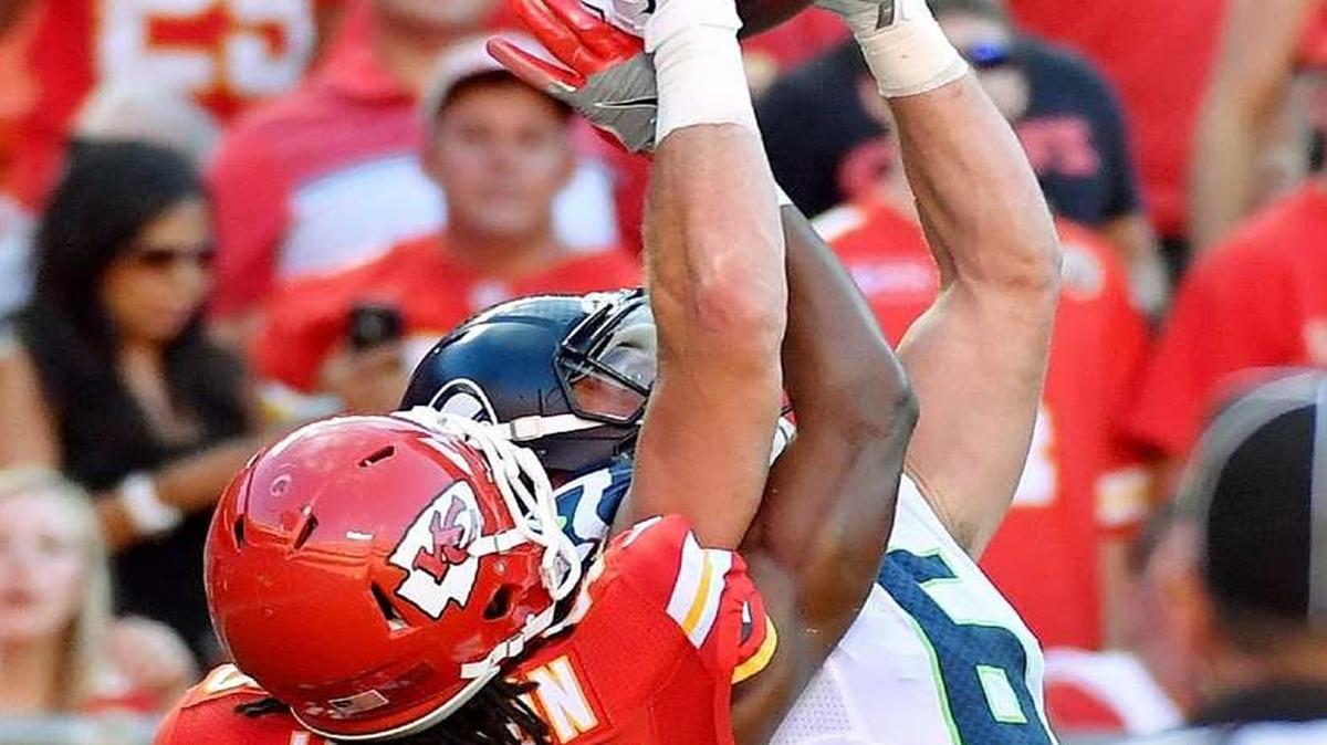 Seahawks wide receiver Tanner McEvoy caught a pass for a touchdown over Chiefs cornerback Malcolm Jackson at the end of Saturday’s preseason game at Arrowhead Stadium.