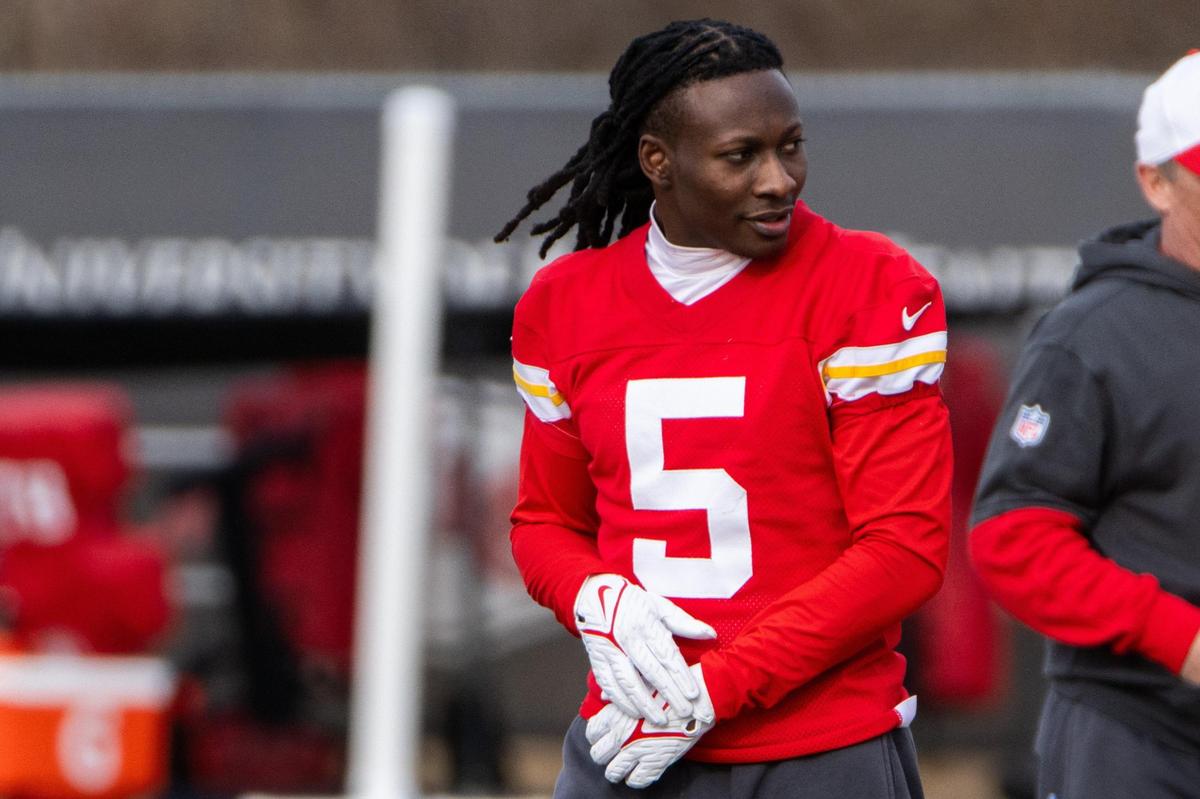 Kansas City Chiefs wide receiver Hollywood Brown during warm-ups at Chiefs practice on Tuesday, Dec. 17, 2024.