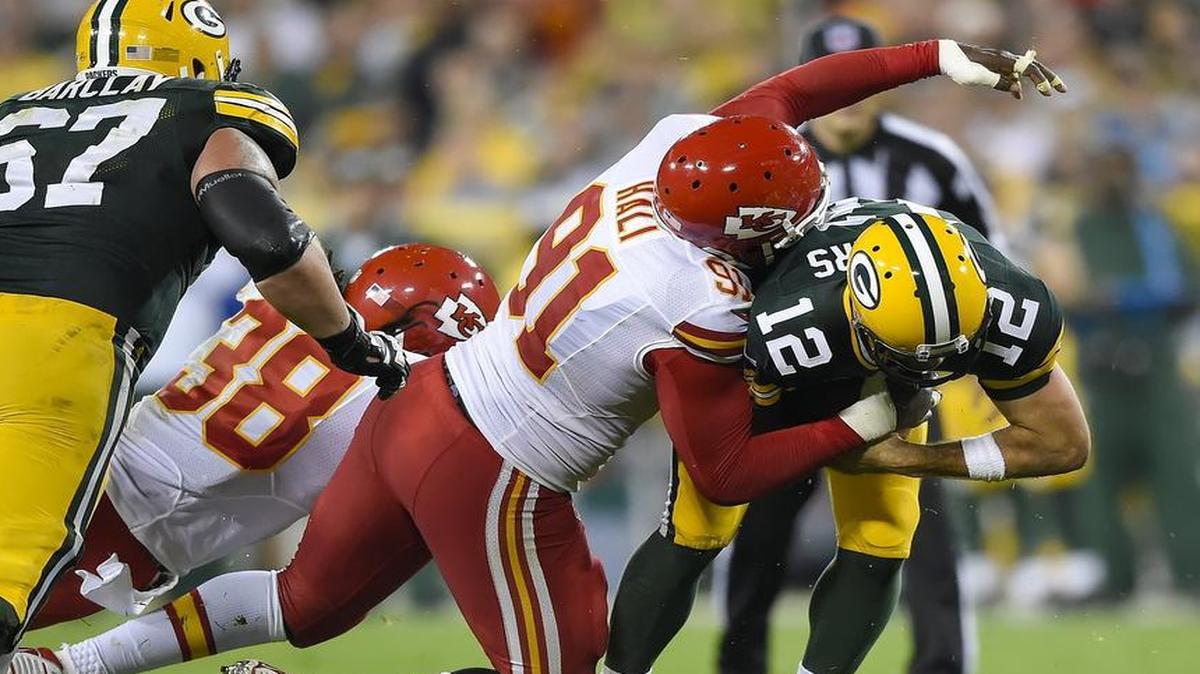Kansas City Chiefs outside linebacker Tamba Hali has been dealing with swelling in his knee.