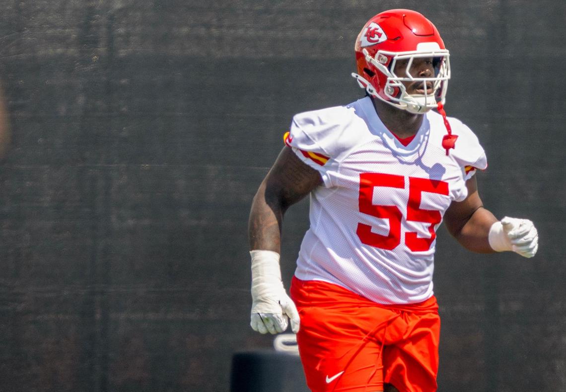 Chiefs defensive tackle Omarr Norman-Lott (55) gets warmed up during practice on Wednesday, June 4, 2025, at the team’s training complex in Kansas City.