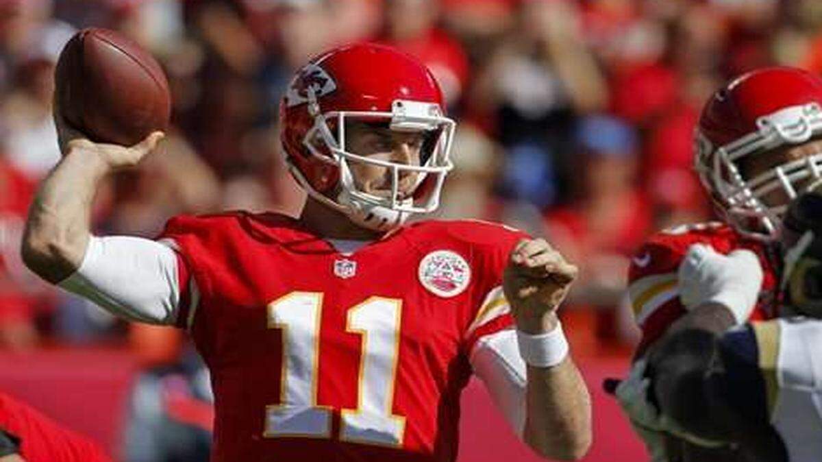 
Chiefs quarterback Alex Smith completed 24 of 28 passes for 226 yards in the Chiefs’ 34-7 victory over the St. Louis Rams on Sunday.
