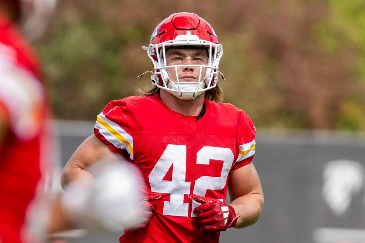 Kansas City Chiefs running back Carson Steele (42) warms up during practice at the Chiefs training complex on Thursday, Sept. 19, 2024, in Kansas City.