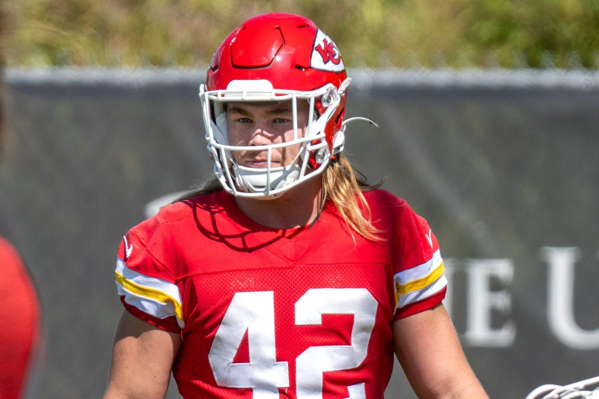 Kansas City Chiefs running back Carson Steele (42) warms up during practice at the Chiefs training facility on on Wednesday, Sept. 25, 2024, in Kansas City.