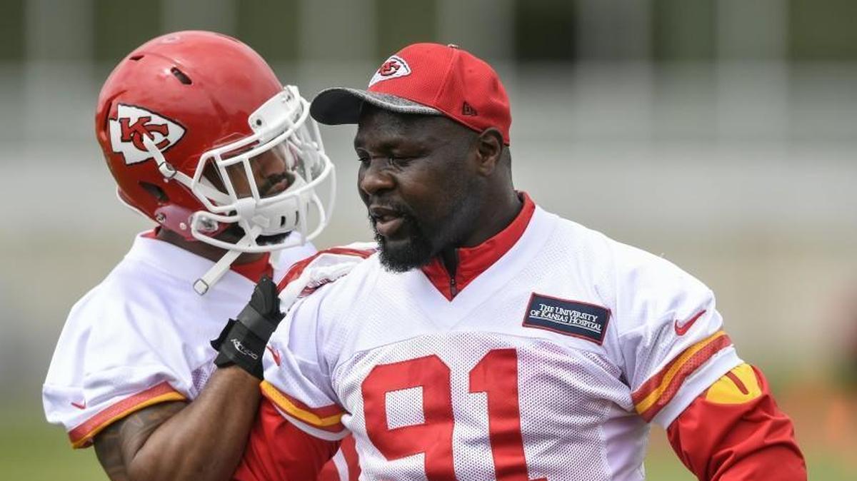 Tamba Hali is cleared to play this weekend against the Dallas Cowboys. It would be his first game action of 2017.