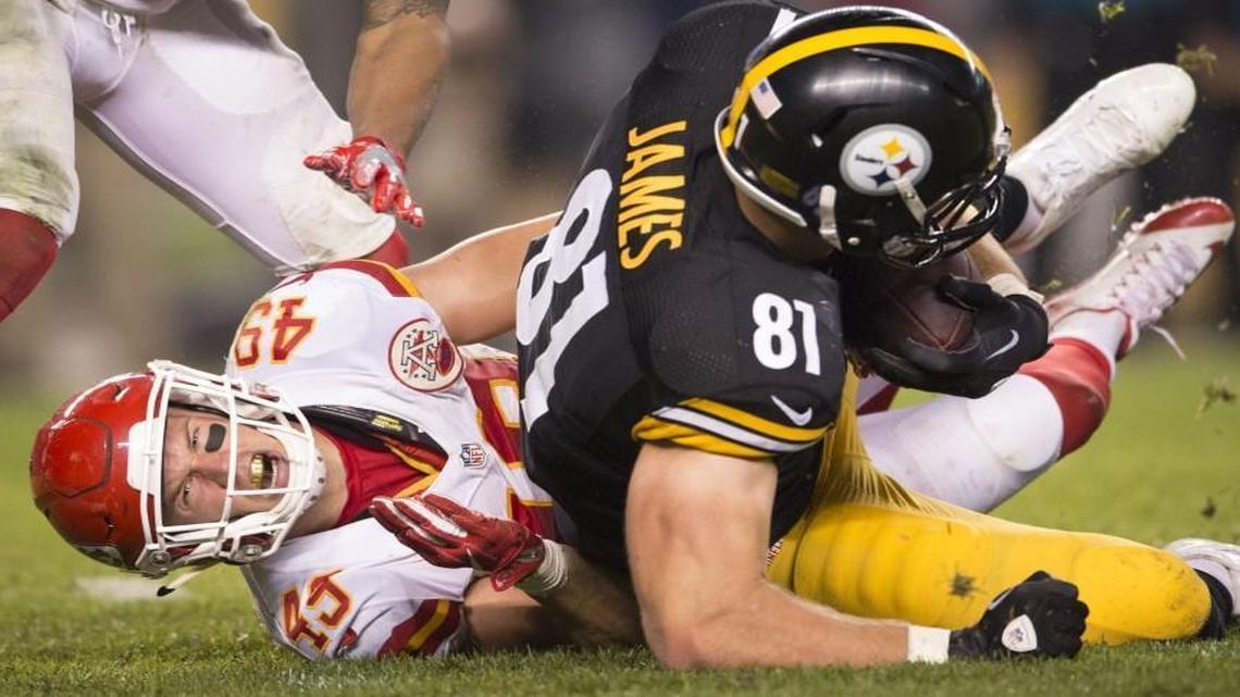 Chiefs safety Daniel Sorensen winces after Jesse James’ touchdown catch for the Steelers.