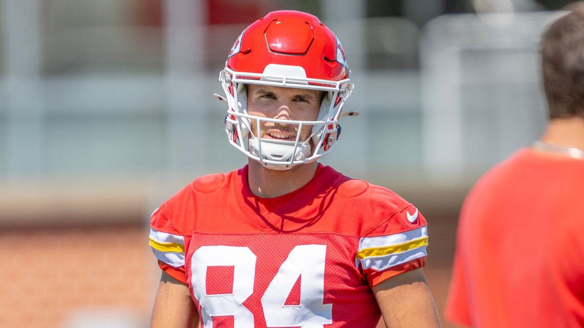 The Chiefs need wide receiver help. A familiar face is visiting Monday: Source