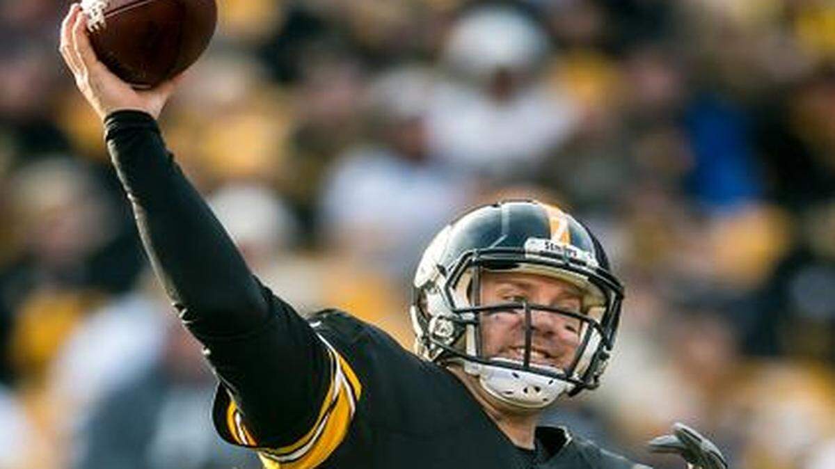 
Steelers quarterback Ben Roethlisberger got hurt in the third quarter, but he came back in the game and led Pittsburgh to a 20-12 victory Sunday.
