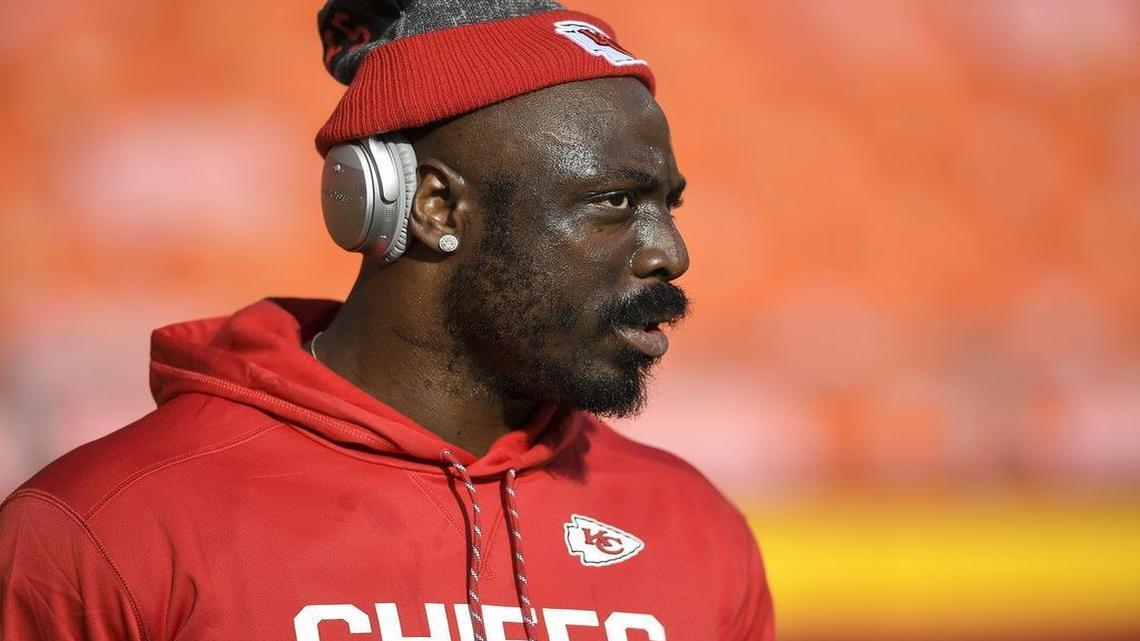 The Chiefs’ Justin Houston was on the field for warmups prior to the Buccaneers game Sunday at Arrowhead Stadium. Houston has not played since January.
