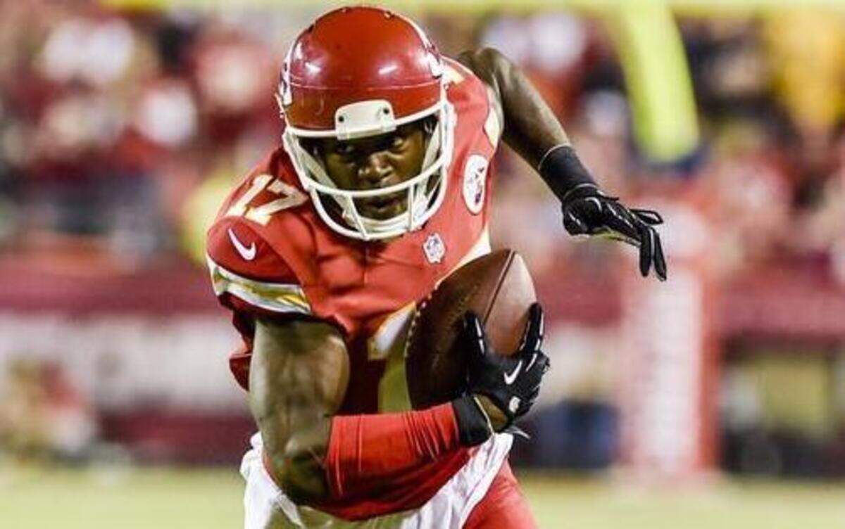 
Chiefs wide receiver Donnie Avery broke free of New England Patriots cornerback Logan Ryan on Sept. 29, 2014, at Arrowhead Stadium. The Chiefs formally announced the release of Avery on Tuesday.
