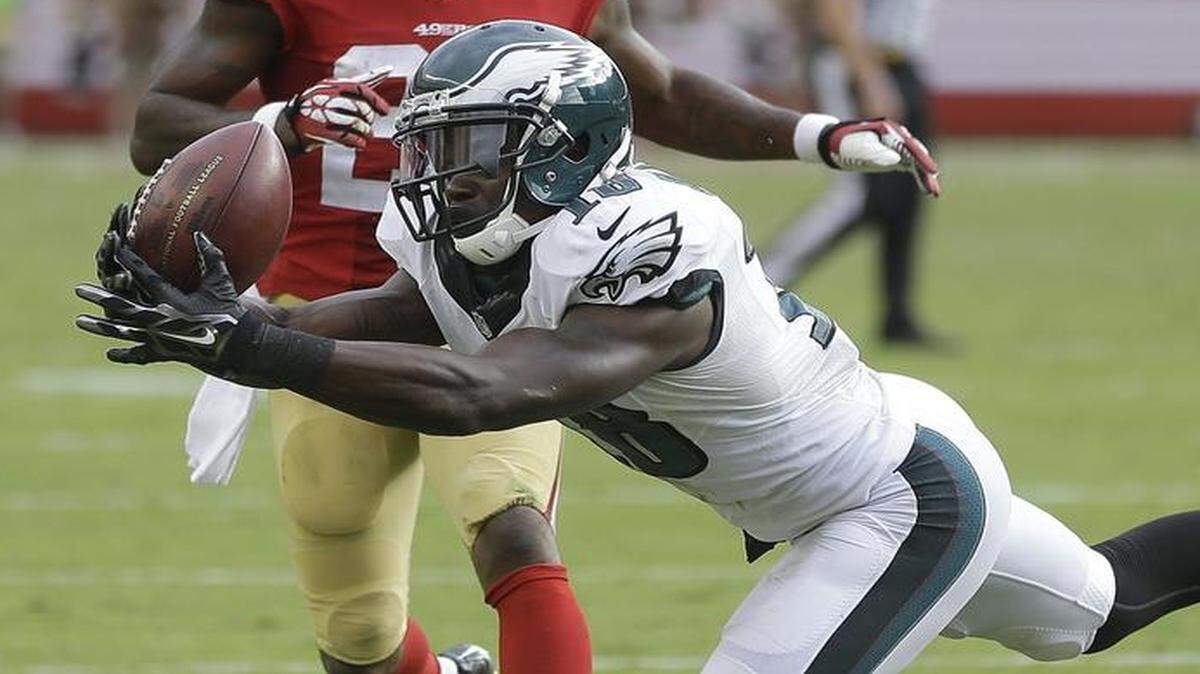 
Jeremy Maclin (above) has been used to catching passes from Eagles quarterbacks. Now, he’s trying to develop chemistry with Chiefs QB Alex Smith.
