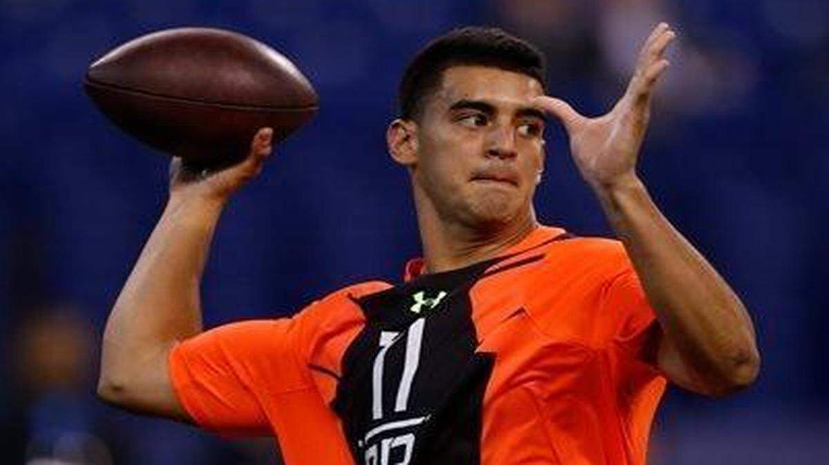 
Oregon quarterback Marcus Mariota threw some passes Saturday at the NFL Combine in Indianapolis.
