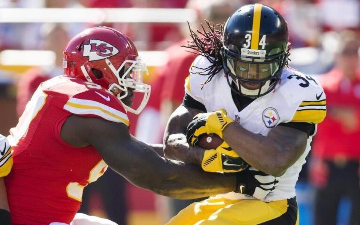 Chiefs defensive end Allen Bailey (left)