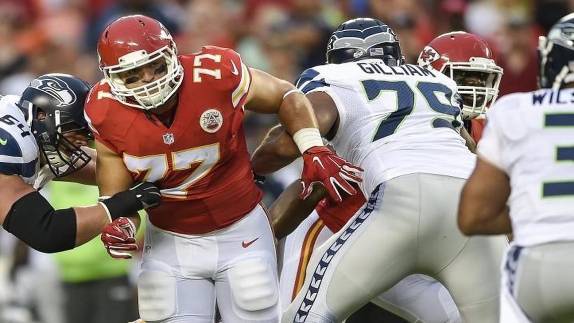
Mike Catapano broke free from the block of Seahawks guard J.R. Sweezy in the first quarter of the Chiefs’ preseason game against Seattle on Aug. 21.
