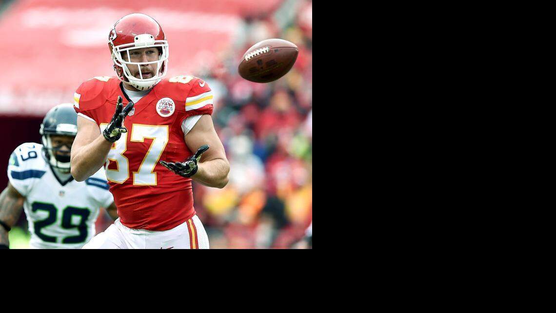 
Kansas City Chiefs tight end Travis Kelce (87) catches a first down pass in front of Seattle Seahawks free safety Earl Thomas (29) in the second quarter during Sunday's football game on November 16, 2014 at Arrowhead Stadium in Kansas City, Mo.
