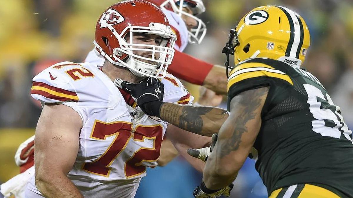 
Reviews of Chiefs tackle Eric Fisher (left) in his first start of the season were positive even if his team lost to the Packers on Monday night.
