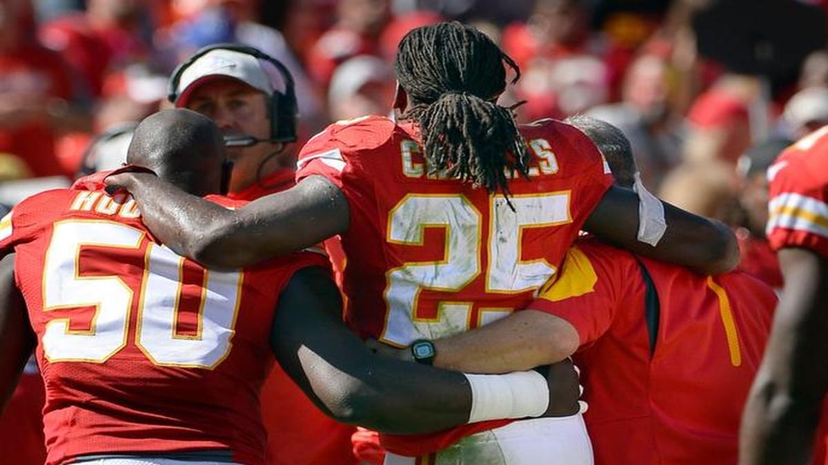 
Chiefs running back Jamaal Charles was helped off the field after injuring his knee in the third quarter of Sunday’s game against the Bears.
