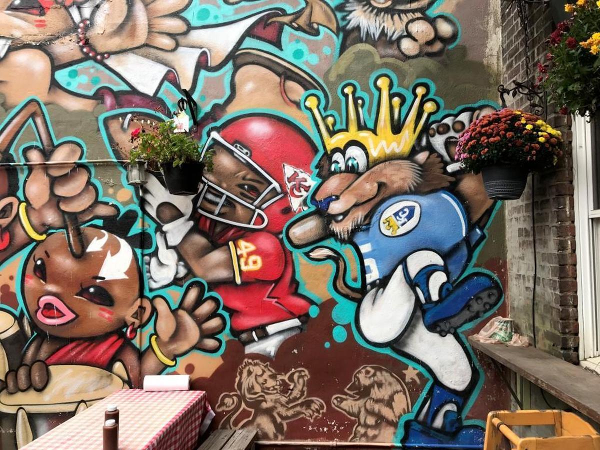 Murals inside and outside the restaurant pay homage to the KC sports scene.