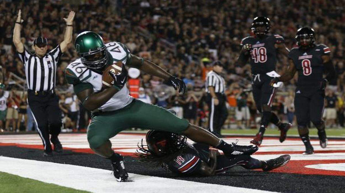 
Miami Hurricanes tight end Clive Walford scored a touchdown against Louisville on Sept. 1, 2014.
