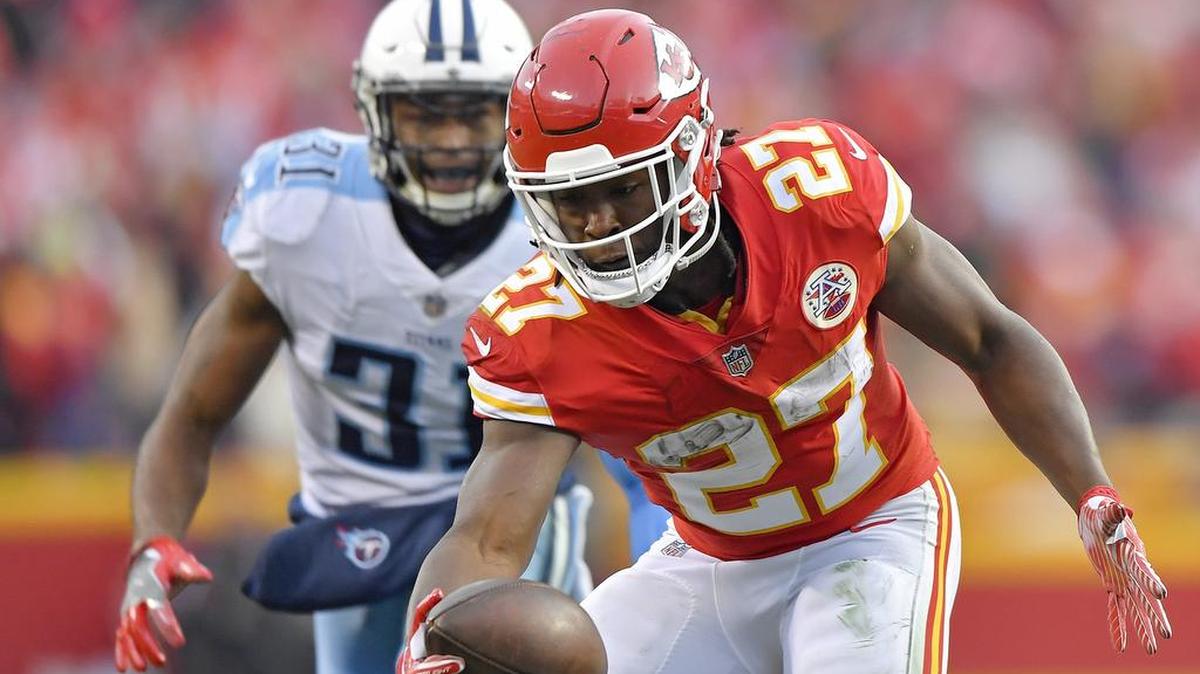 Chiefs running back Kareem Hunt, who led the NFL in rushing this season, had only 11 carries in Saturday’s 22-21 loss to the Titans at Arrowhead Stadium.