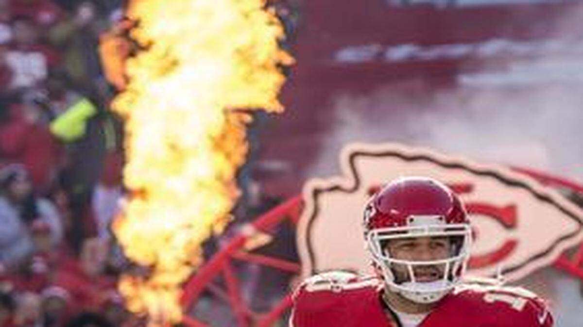 
Still needing to free up additional cap space, it’s not inconceivable that the Chiefs release backsup quarterback Chase Daniel.
