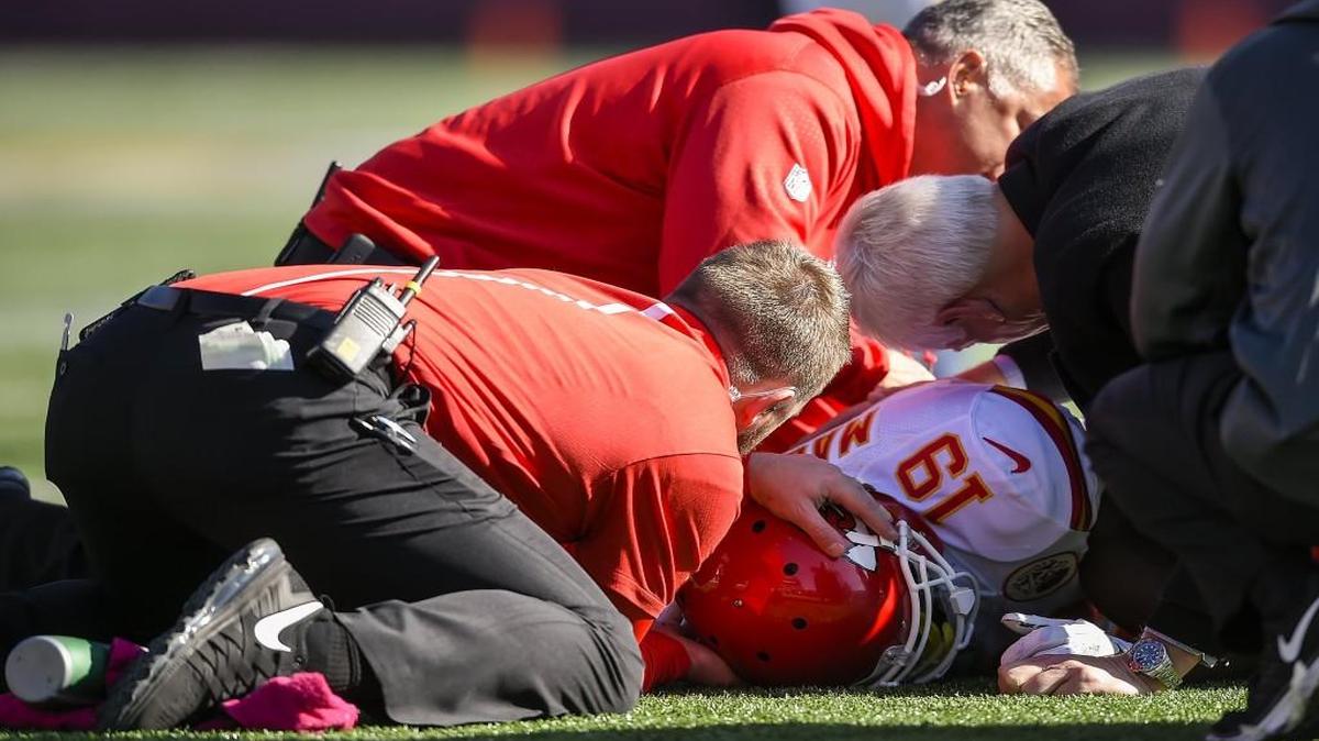 Chiefs wide receiver Jeremy Maclin left a game with a concussion in October 2015.
